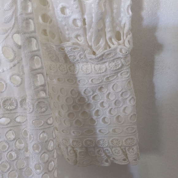 Beautiful White victorian dress (needs slip) - Picture 5 of 7
